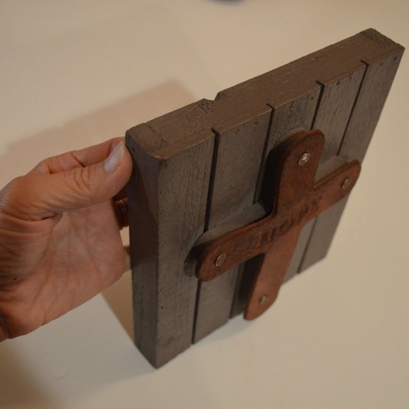 DEMDACO LifttheSpirit Home Decoration Leather Cross 'Hope' Sign Wood 6 3/4x7 3/4 - Picture 3 of 4